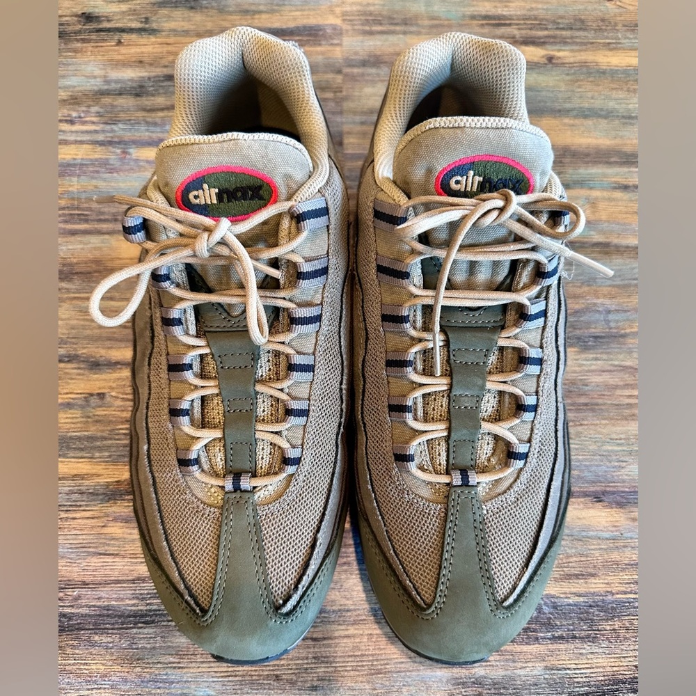 Nike Air Max 95 - Men’s 8 - Like New - Worn Once - Olive Green